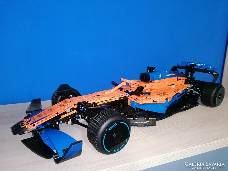 McLaren Formula 1 versenyautó 2022!