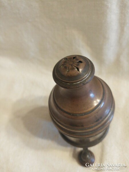 Pepper grinder