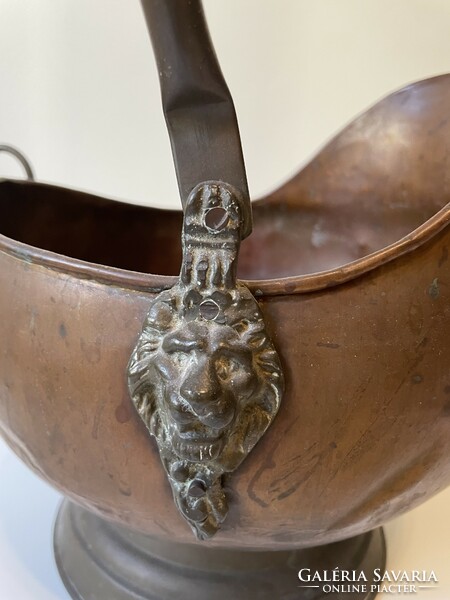 Large copper pot with porcelain handle