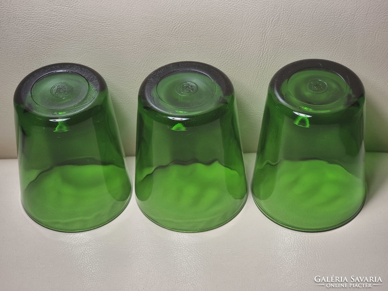Set of 3 green glass glasses, emerald glass. Middle-second half of Xx.Szd with bottom mark.