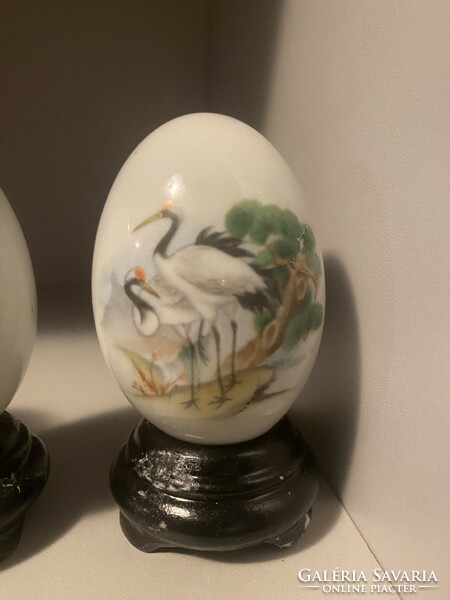 Kínai porcelán tojások porcelán talpon