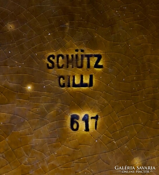 Dt/372 - schütz cilli - majolica wall plate with putt