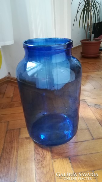 Nagy kék üveg váza, palack