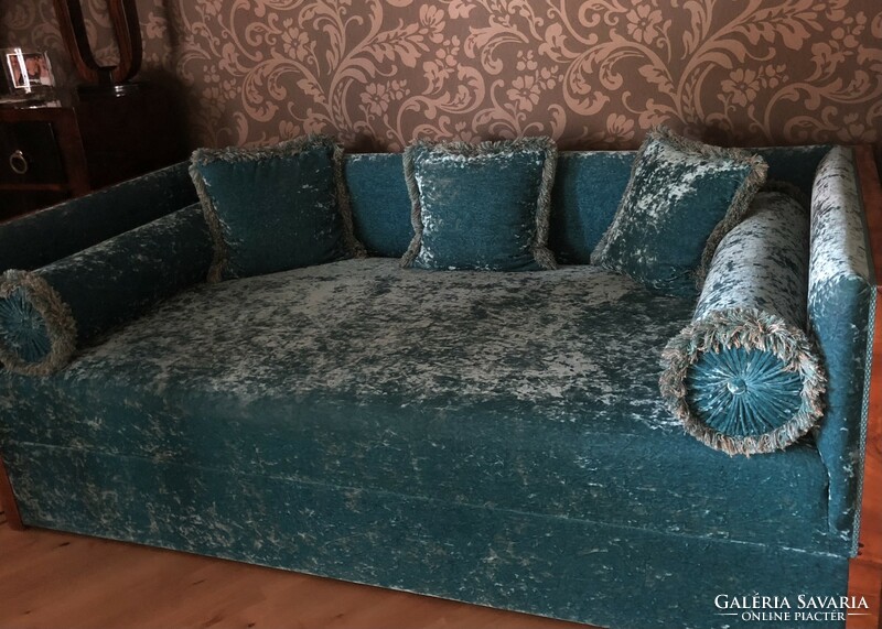 Living room bed, chaise longue