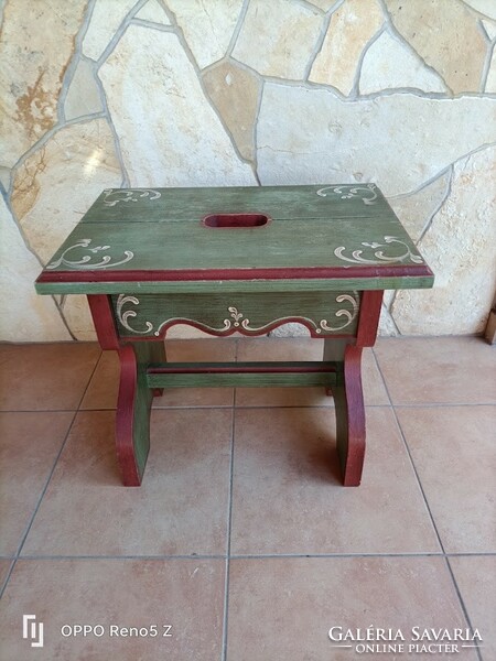 Hand-painted stool from the voglauer anno 1800 series.