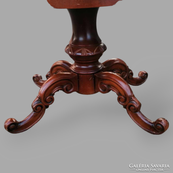 Baroque coffee table