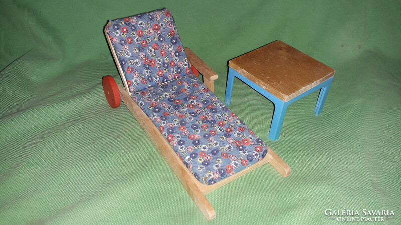 Retro German wooden doll furniture with a garden lounger table, the set can also be used for barbies, according to the pictures