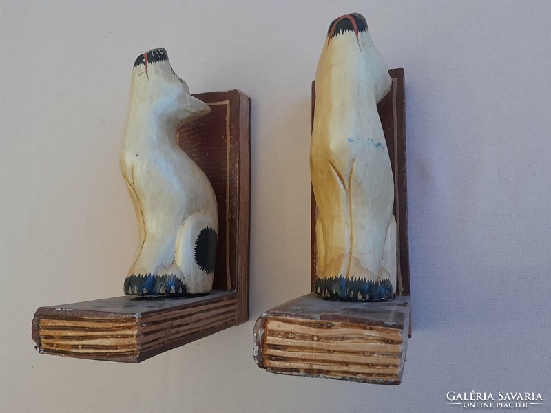 Wooden bookend with figure! In pairs