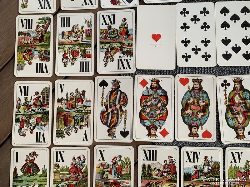 1955 körüli nagyméretű tarokk vető kártya, jóskártya pakli ​​​JÁTÉKKÁRTYAGYÁR ÉS NYOMDA BUDAPEST