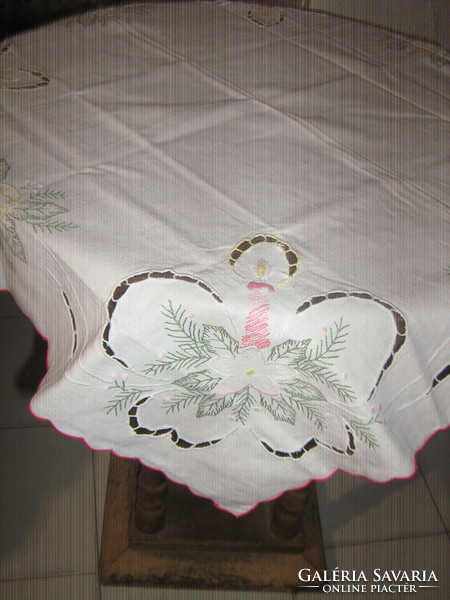 Beautiful Christmas machine-embroidered rosette tablecloth