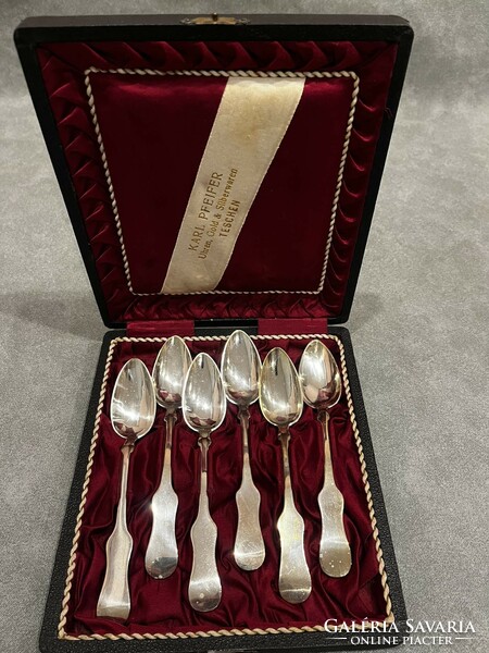 Silver tea spoons in a nice box!!