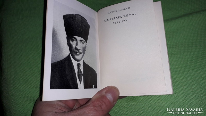 Lives and Ages i-vii. Mihály Károlyi, botev, Tom Mann, m. K. Atatürk, Jaures, Gandhi, Herzen book