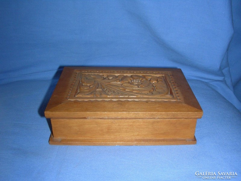 Oriental wooden cigar box