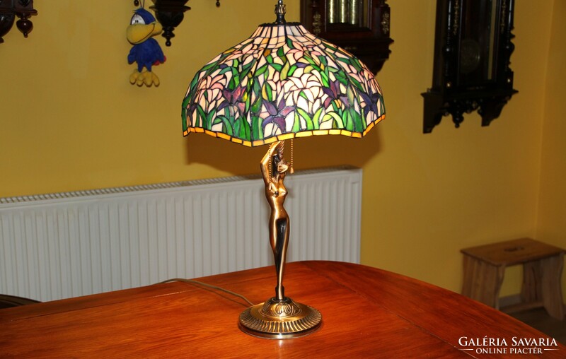 Tiffany nő alakos lámpa 60 cm 1.