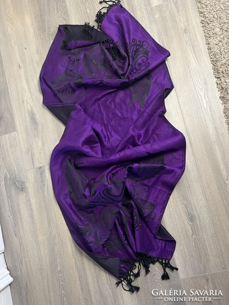 Két oldalasan hordható nagy méretű lila sál