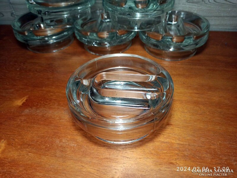 7 flawless retro glass ashtrays