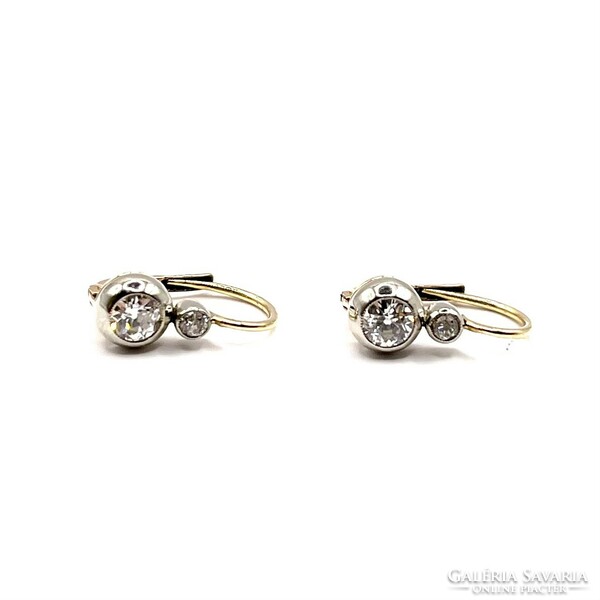 4858. Button earrings with diamonds