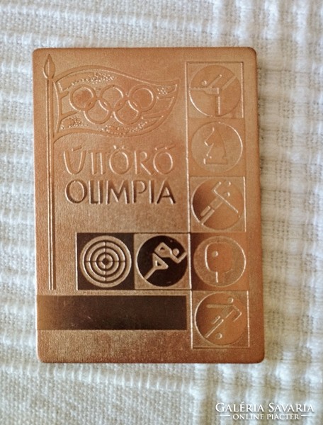 Két darab Úttörő Olimpia plakett