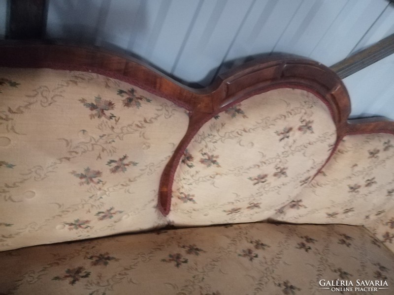 Antik kanapé