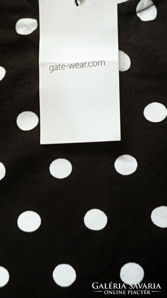 New, with label, gate woman brand, size xs, black and white, flexible elastic polka dot top