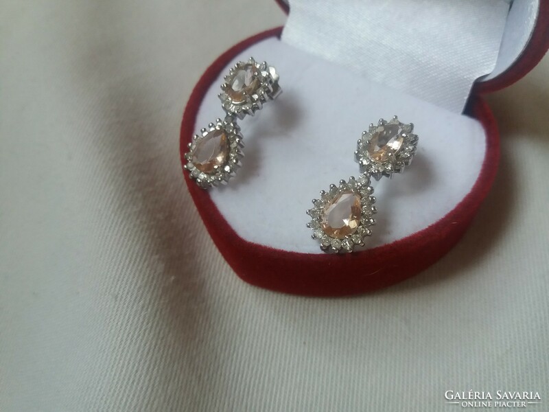 2.23Ct with morganite glasses 18 kr. Gold earrings. New. With certificate
