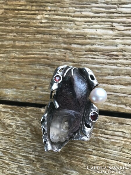 Special handmade ring with carved amethyst and garnet stone, real pearl