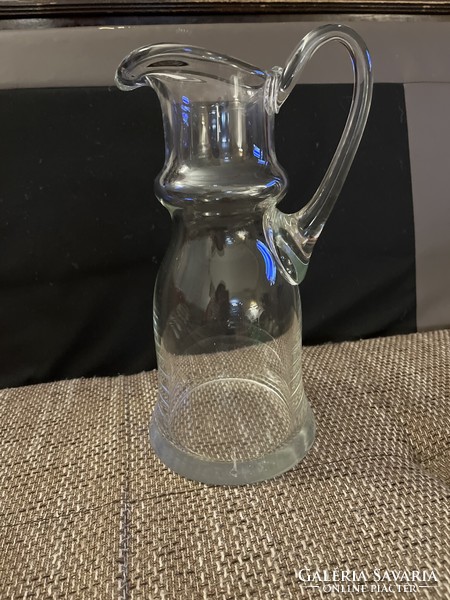 Beautifully shaped, 1 liter glass jug in perfect condition!