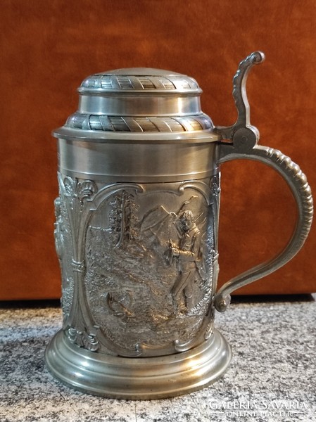 Old hunting scene sks zinn (95%) jug with lid.. W-germany