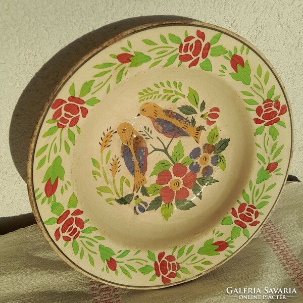 Antique decorative wall plate with birds