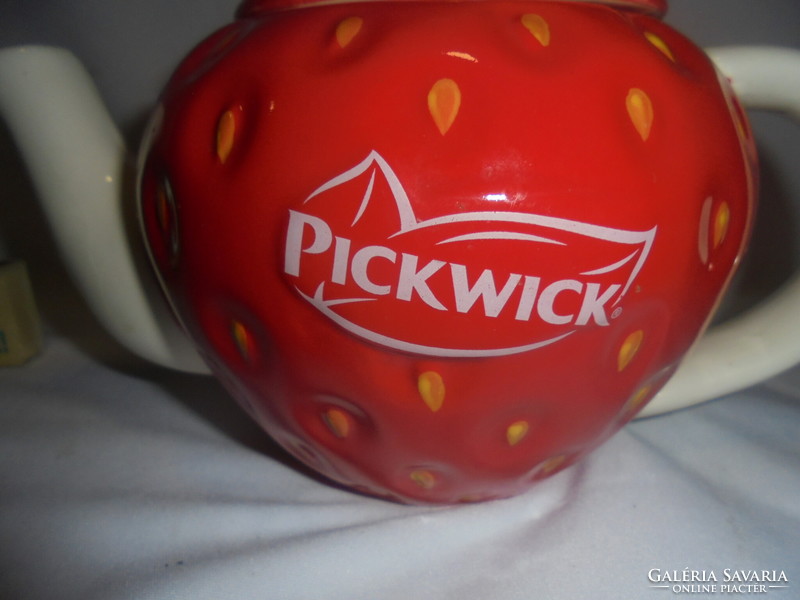 Retro pickwick teapot - strawberry