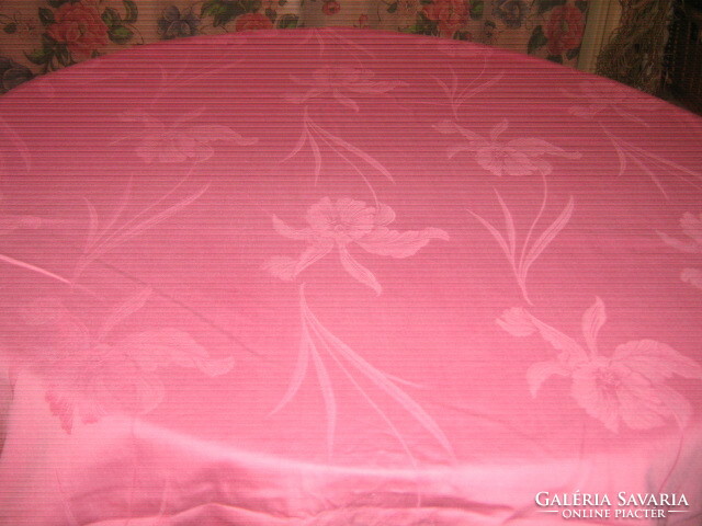 Csodaszép pink nárciszos damaszt terítő