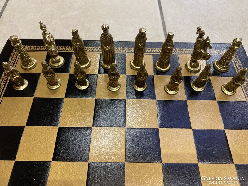 Olasz sakkgyárban készült prémium sakk 33x33