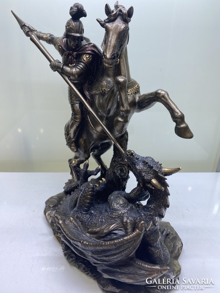 Bronzirozott sárkányölő Szt.György szobor