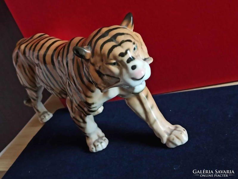 Nagy Ens porcelán tigris 36 cm
