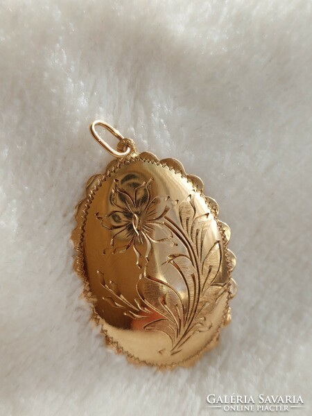 Old gold pendant