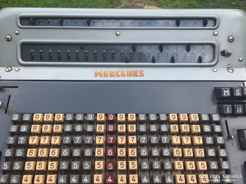 Antik, retro MERCEDES számológép