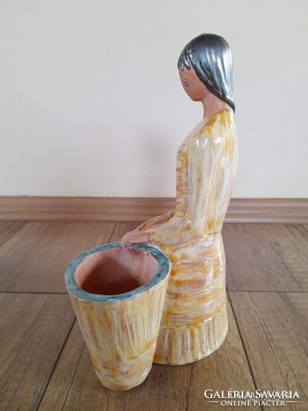 Anna Berkovits is a ceramic girl