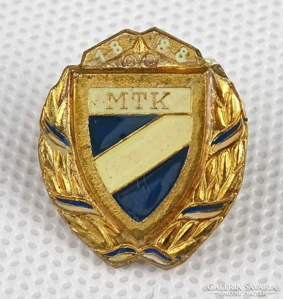 1Q320 Retro foci relikvia MTK 1888 kitűző
