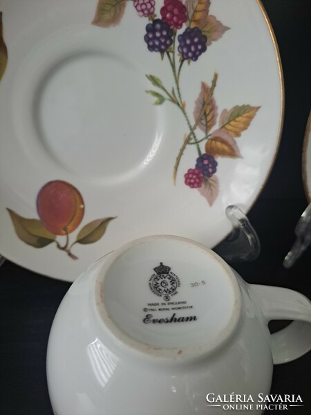 Royal worcester evesham large porcelain teacups