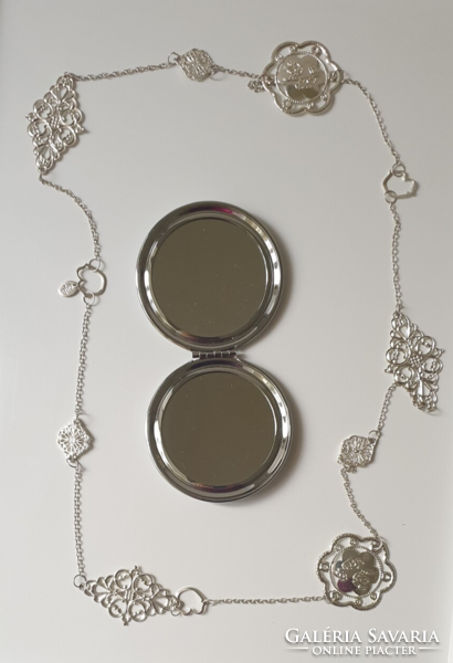 Silver-colored long, unique necklace + 1 Audrey Hepburn mirror