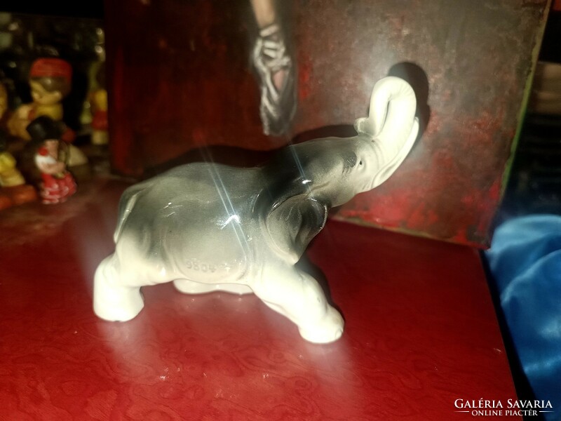 Cuki porcelán elefánt
