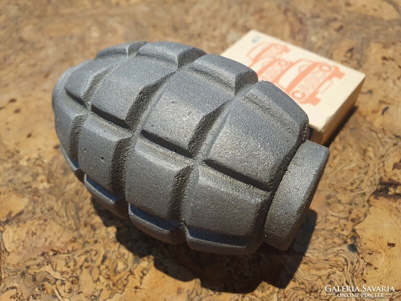 F1 multi-functional practice hand grenade in explosive form, leaf heavy