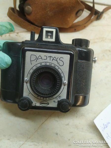 Retro barn camera in leather case for sale!