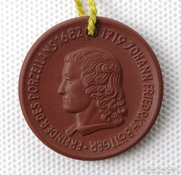1Q233 Johann Friedrich Böttger Meissen double-sided plaque