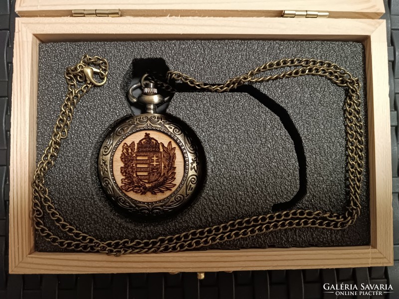 Hungarian coat of arms pocket watch gift red marty-sozzat in a wooden box unique handicraft