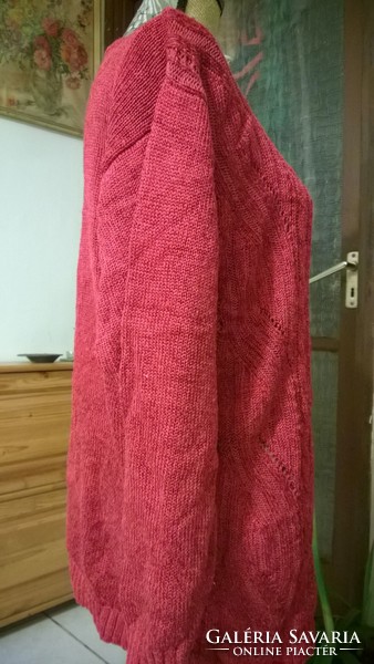Ruby red women's sweater with a great pattern from m