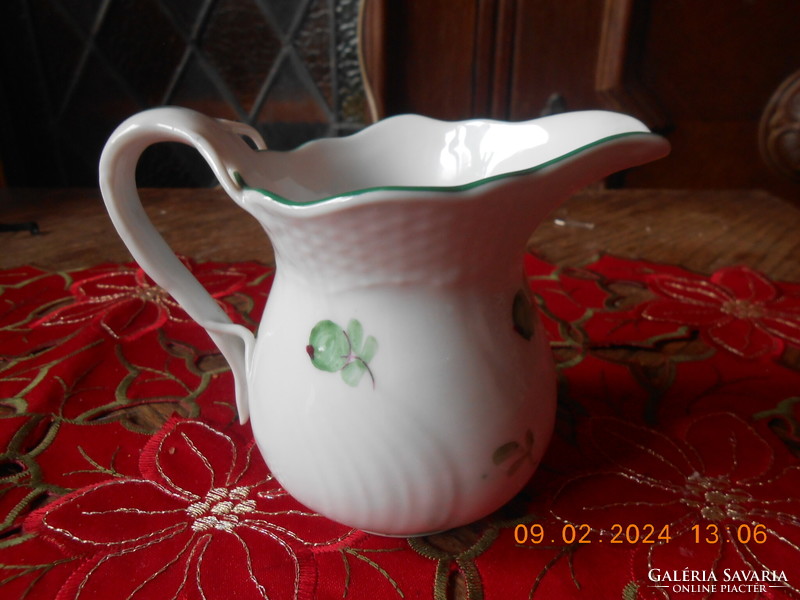 Herend tertia milk spout with aster pattern