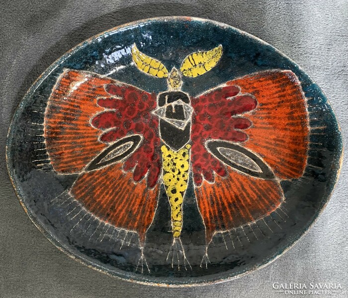 Pál Ferenc pillangós tányér szép, hibátlan állapotban.