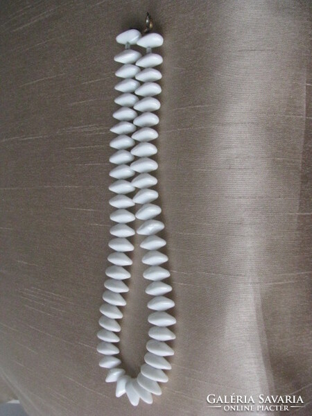Fehér porcelán  nyaklánc  - 40 cm
