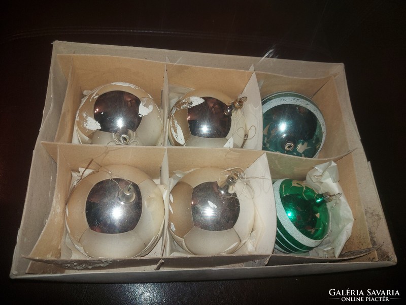 6 glass Christmas tree ornaments, worn, 1979, hanging in order